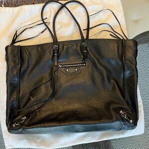 Balenciaga A4 Papier black